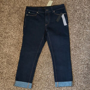 Tahari Mid Rise Straight Stretchy Denim Capris Size 8 NEW